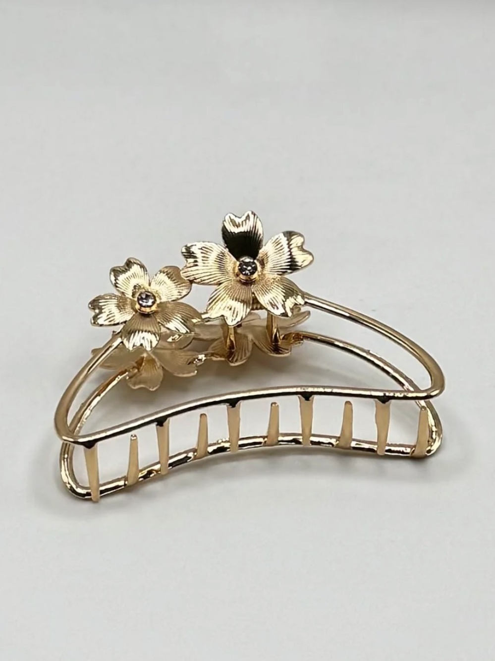 New🌟Free People-Gold Floral Hair Claw Clip